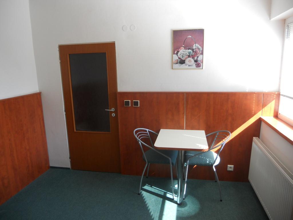 Penzion Kaplna Zimmer foto